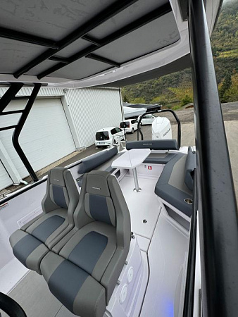 Катер Axopar 25 Cross-Top